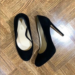 Nine West black heels with hidden platform